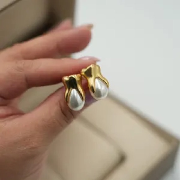 Schiaparelli Style Tooth Stud Earrings - Picture 3 of 6